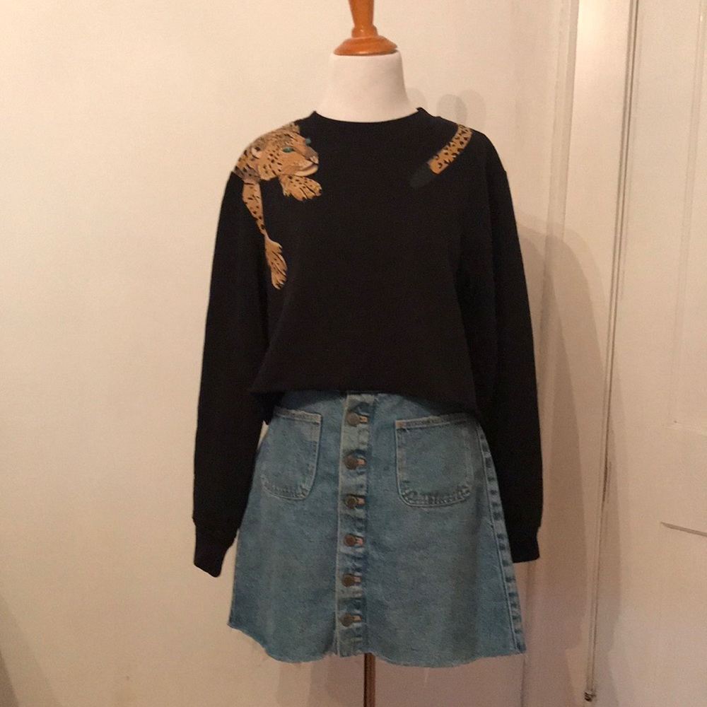Top Shop - Printed fleece top. Size 6